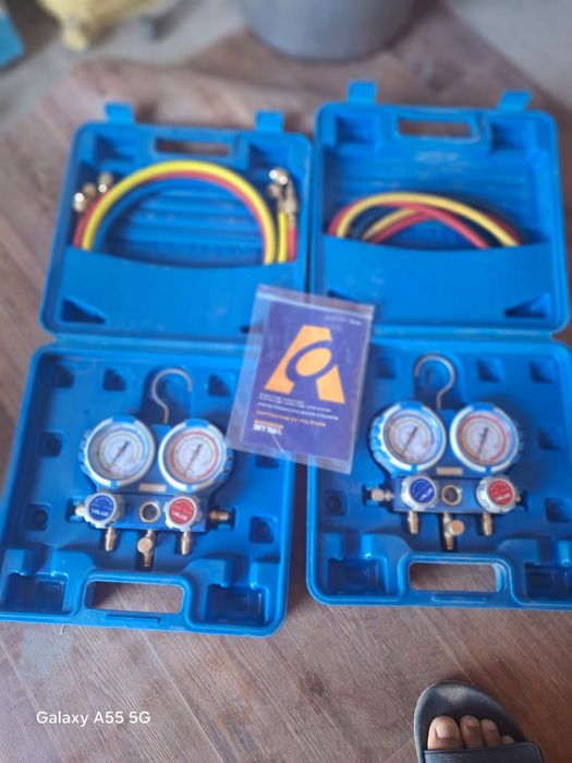 Продам манометры 2 вида