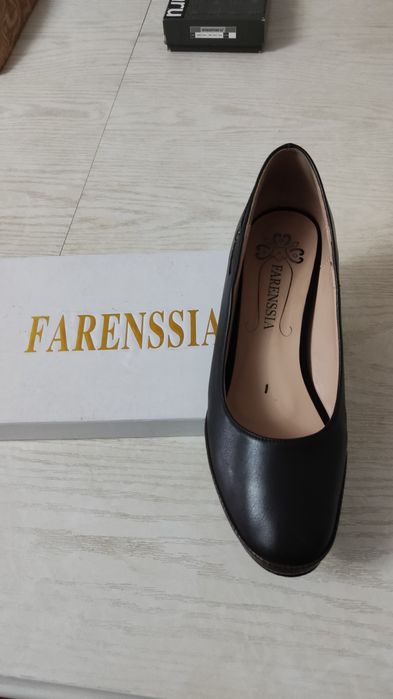 Продается женские туфли