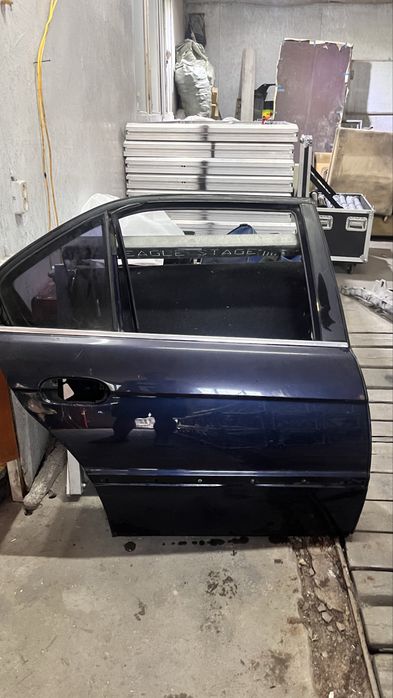 Дверь правая bmw e 38