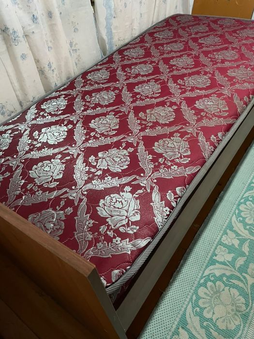 Продам кровать односпальную