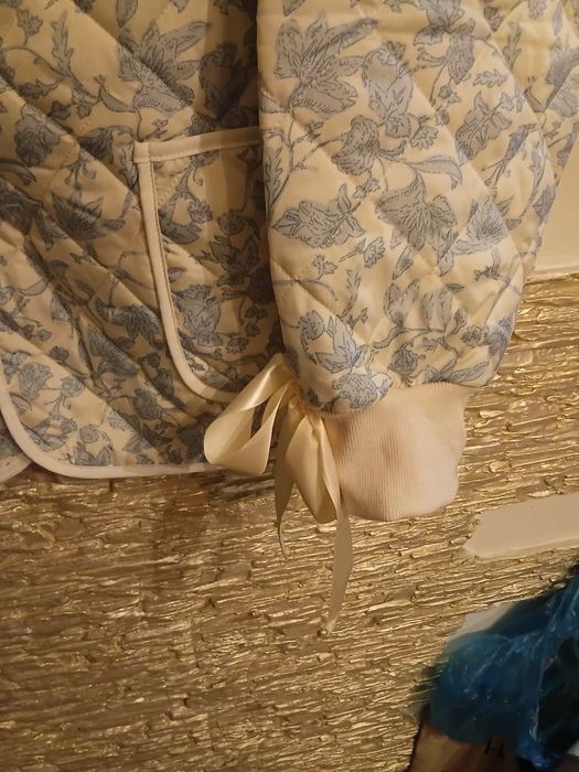 Продам женскую курточку