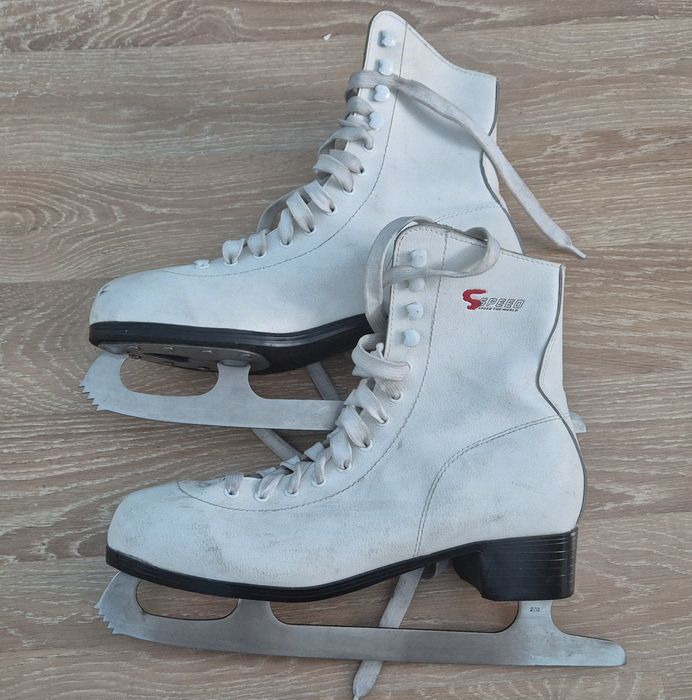 Срочно продаю коньки