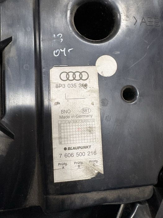 Audi A3 8P Субуфер