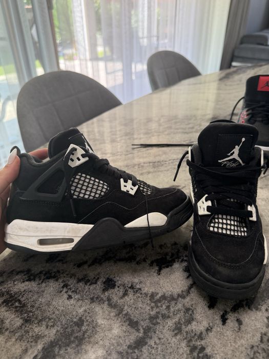 Air Jordan 4 Retro “White Thunder
