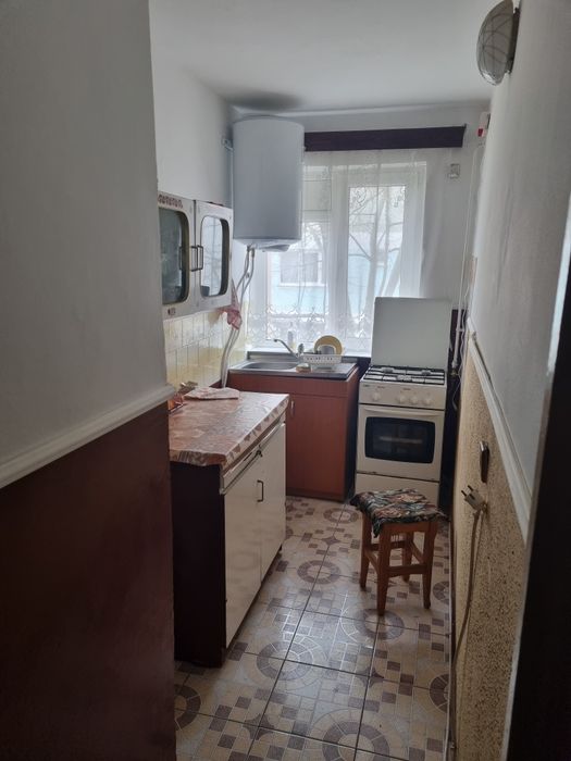 Vând apartament 2 camere nedecomandat 40 mp etaj 2/4 in Dorohoi cartier Plevna aleea Marului