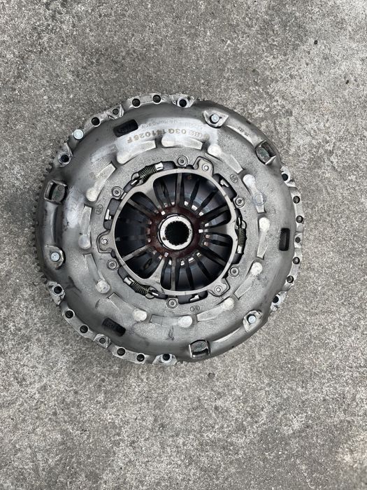 Съединител комплект(маховик,феродо притискател)Ауди 2.0tdi а3 vw seat