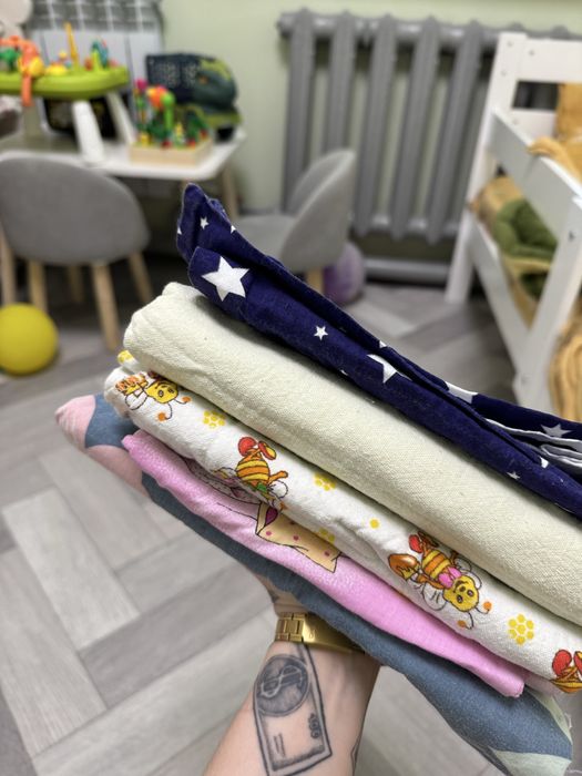 Продам дешево детские вещи