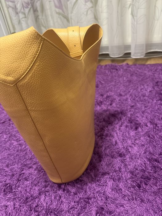 Geanta piele Laura Maxim ! Lotus . Mango . Noua !