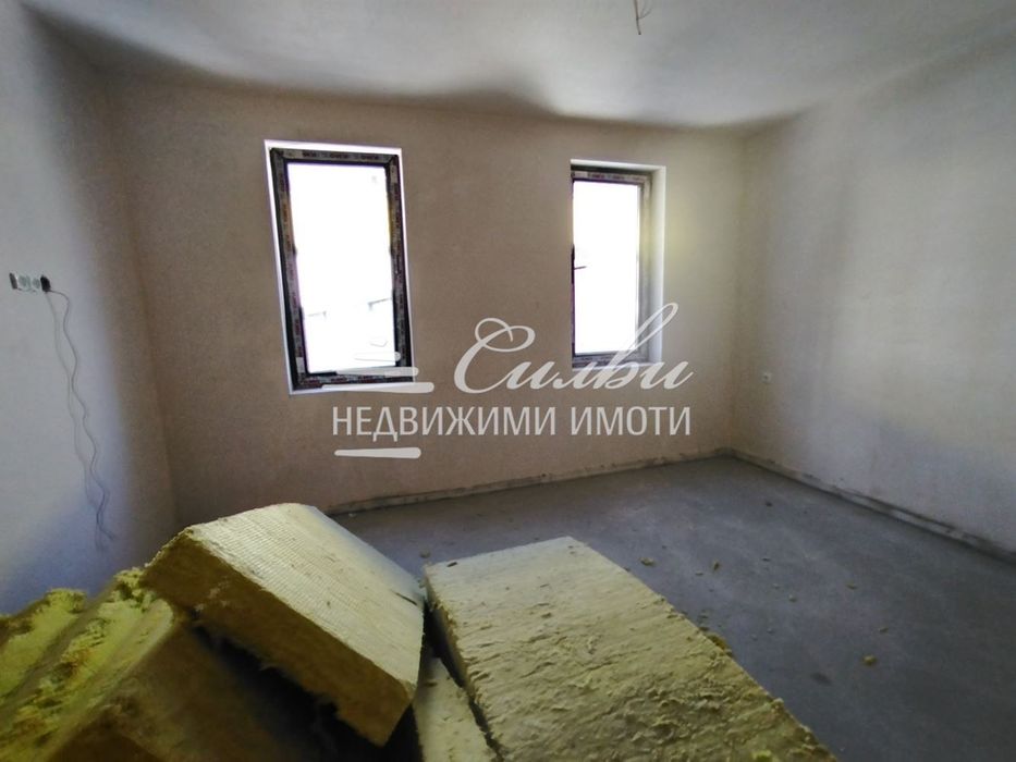 Тристаен апартамент в НОВОСТРОЯЩА СЕ жилищна сграда - Пети полк