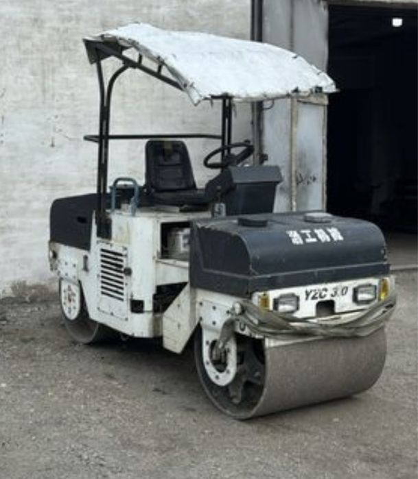 Сдам укладчик, каток 3-тонник,