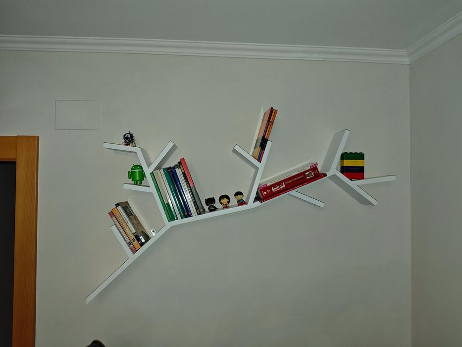 Biblioteca in forma de copac
