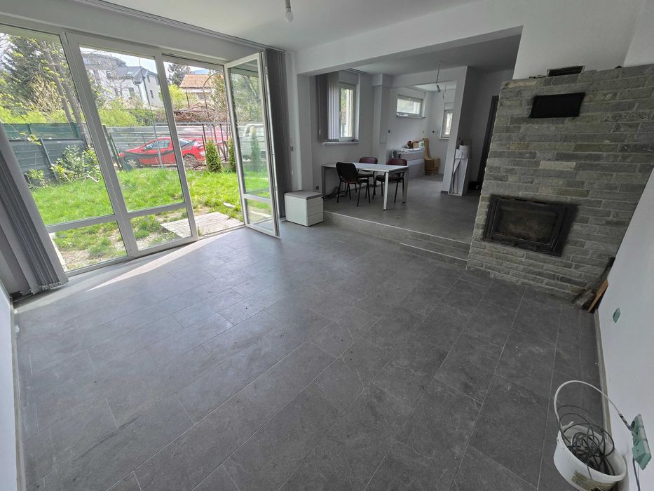 Продава редова къща с акт 16 във в.з. Киноцентъра 3, гр. София