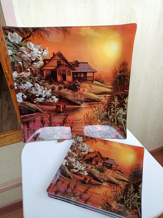 Набор тарелок и блюдо для десерта