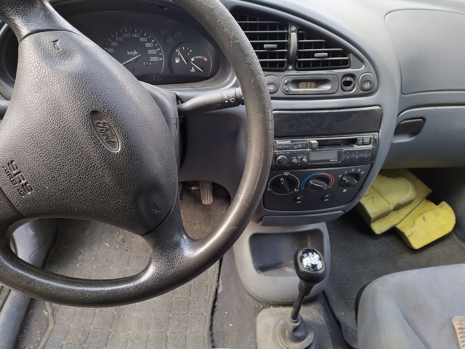 Продавам на части FORD COURIER 1.8 D