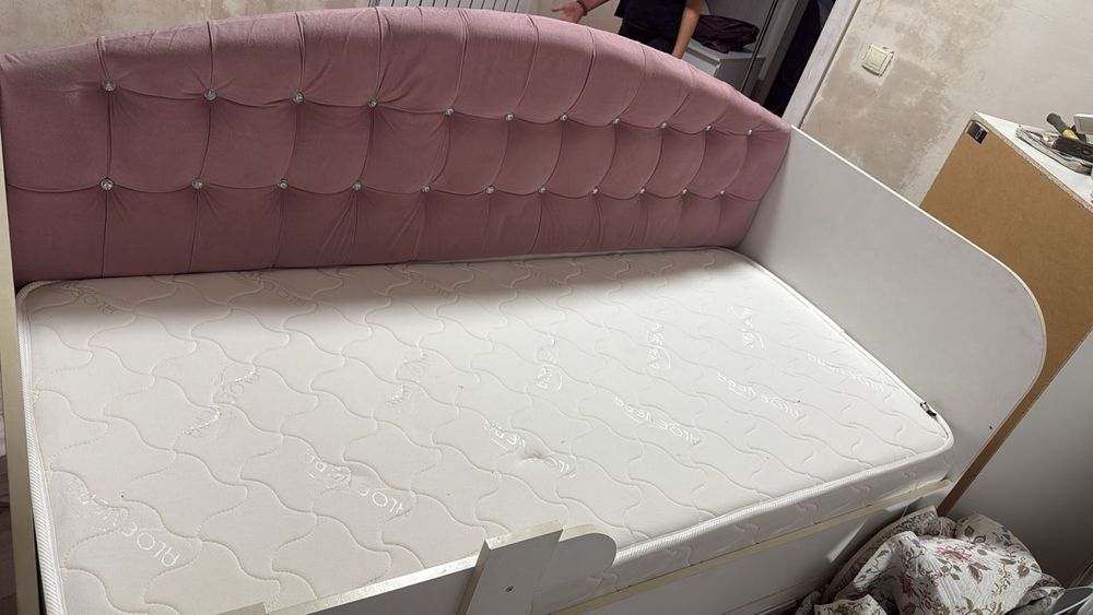 Продам кроватку, 180см