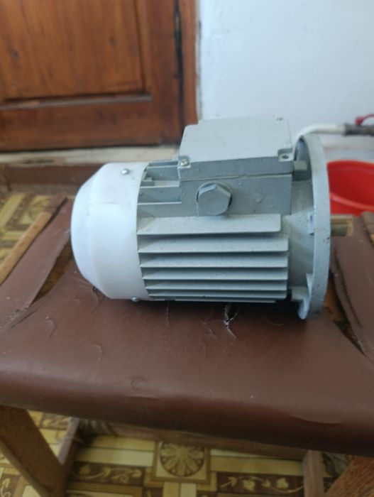 Электродвигатель