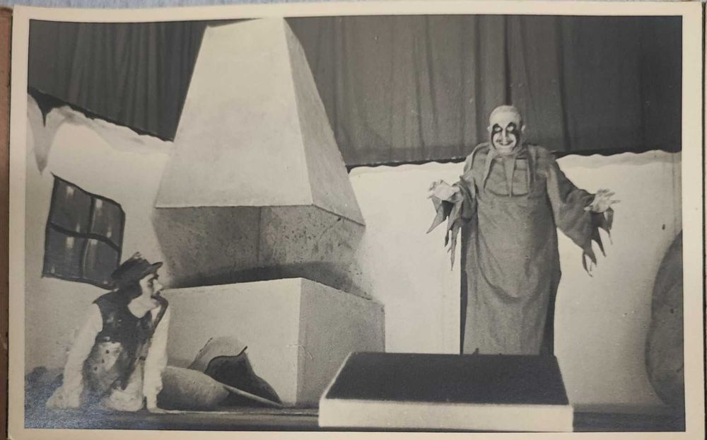 Album teatru „Motanul încălțat” 1939 – raritate interbelică