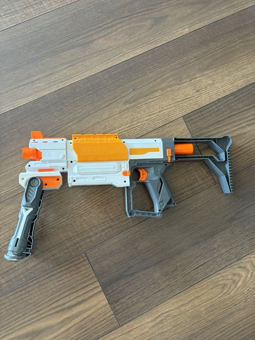 Продавам оригинален NERF Modulus Recon MK2 бластер
