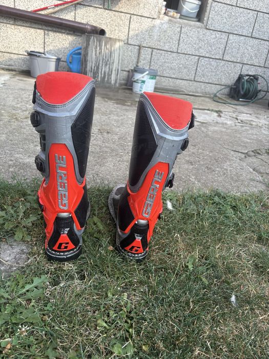 Продавам ботуши GAERNE SG12