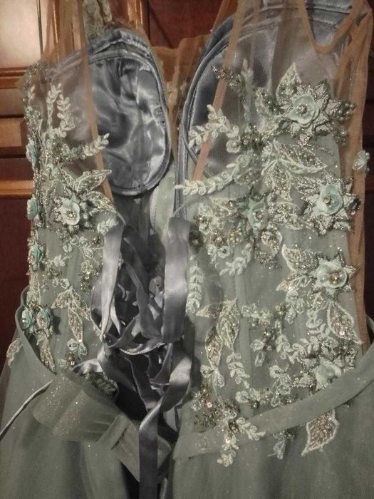 абитуриентска рокля