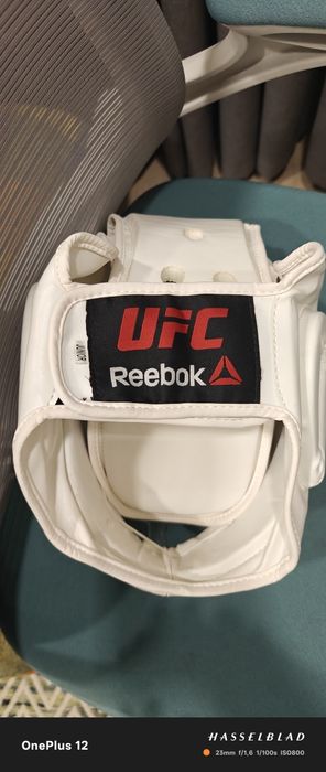 Reebok junior маска