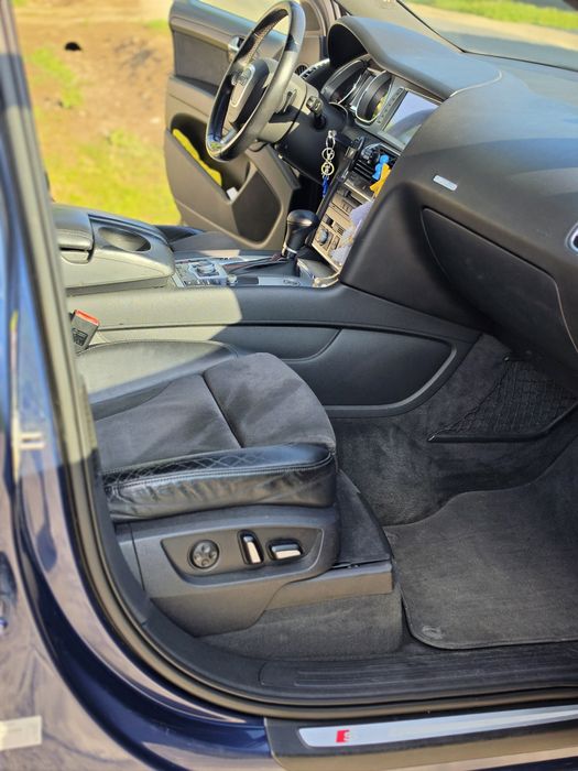 Audi Q7 S line quattro