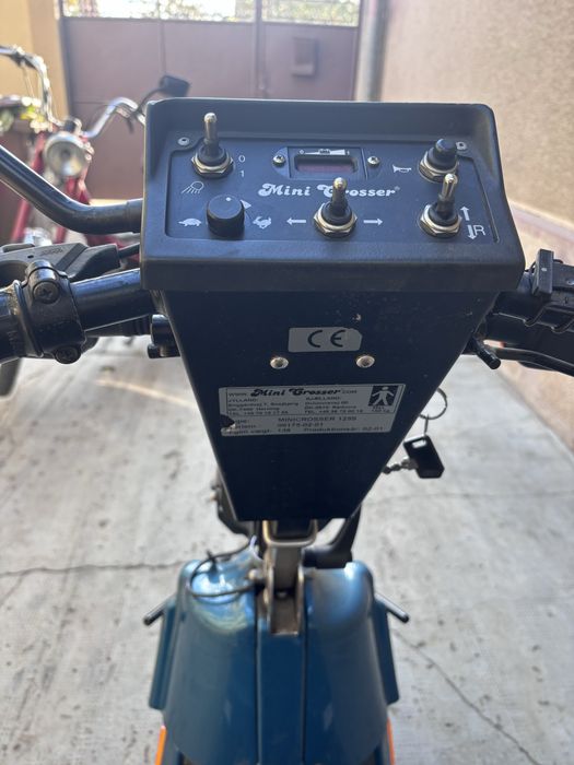 Scuter electric cu 3 roți