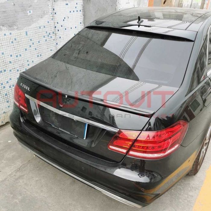 Спойлер за задно стъкло за Mercedes E class w212 лип