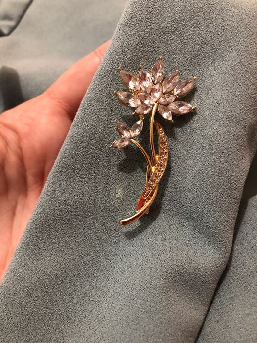 Стилни и красиви брошки