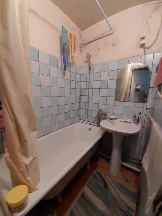 Продаю 2- комнатный квартиру