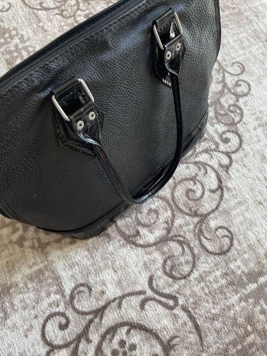 Дамска чанта черна кожа