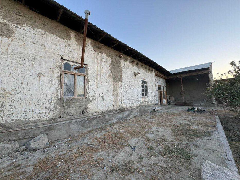 Tayyor 9 so’tiqli hovli sotiladi.