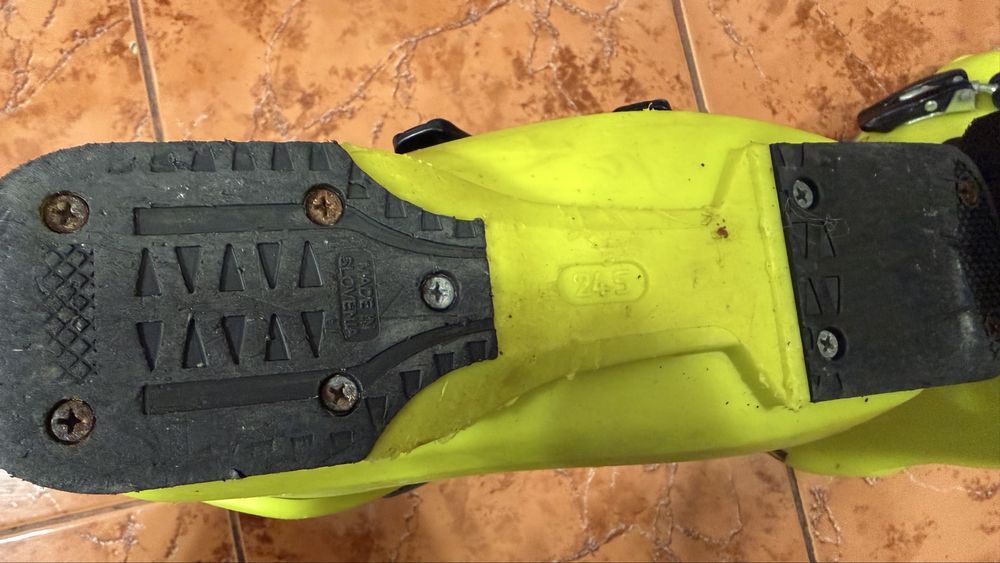 Clapari copii Fischer Ranger 60