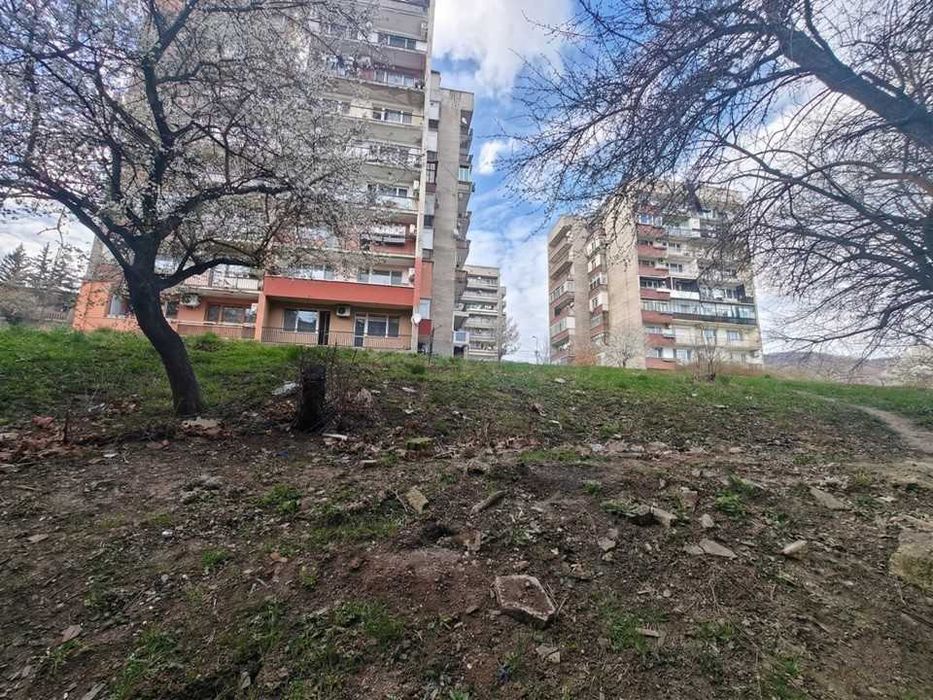 Продажба на двустаен апартамент в гр. Бобов дол