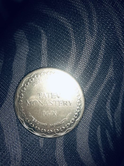 Продам монету в золоте