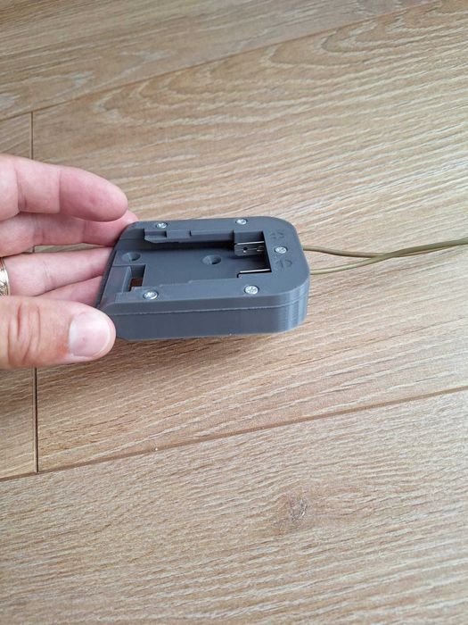 Adaptor universal pentru baterii Parkside / Dewalt cu 2 pini si cablu