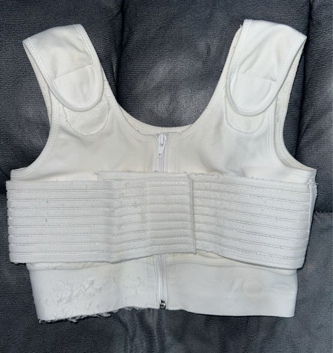 Компрессионный корсет после маммопластики