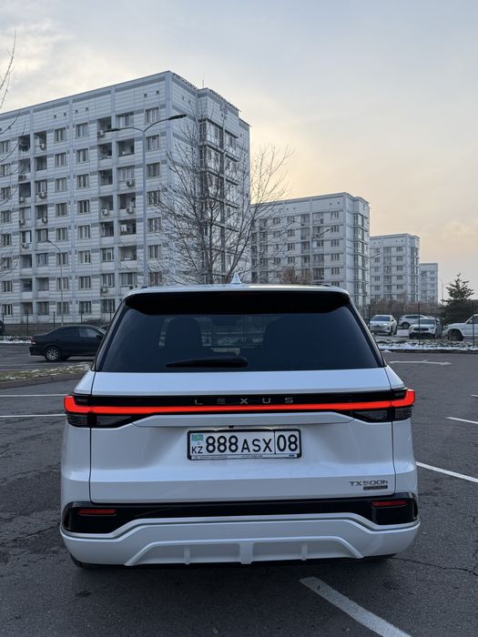 Lexus TX500h F sport