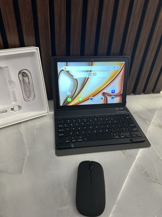 Таблет като лаптоп - с клавиатура, мишка, писалка, слушалки ,4GB памет