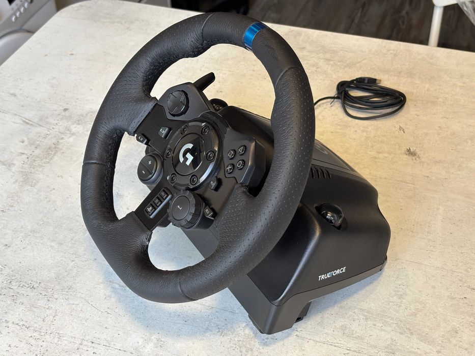 LOGITECH TRUEFORCE G923 SЕ (геймърски волан за PC, PS5 и PS4)