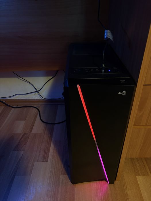Calculator gaming vand urgent am nevoie de banii