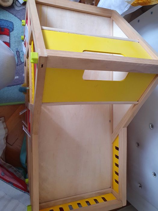 Casuta papusi de lemn