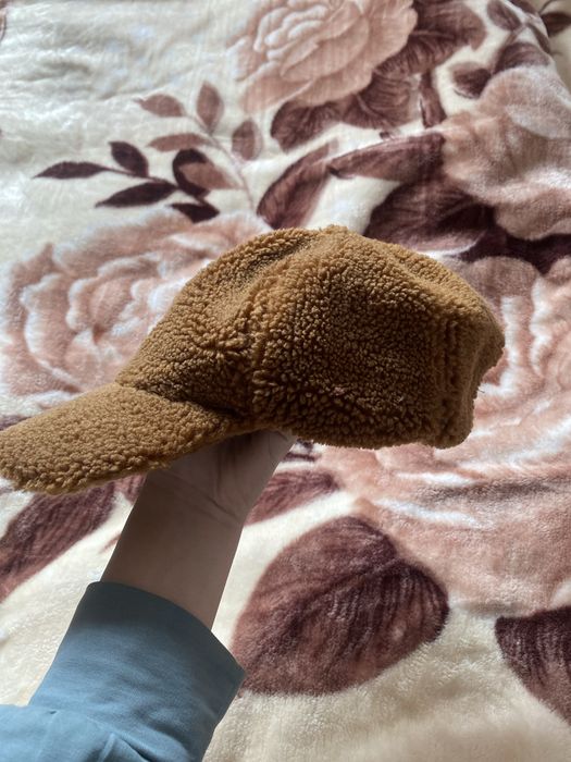 шапка ,кепка зимние