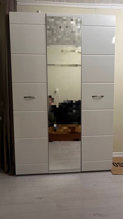 Шкаф почти новая