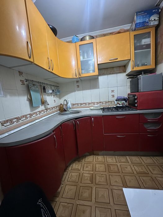 Продам кух гарнитур вместе с газом и мойкой