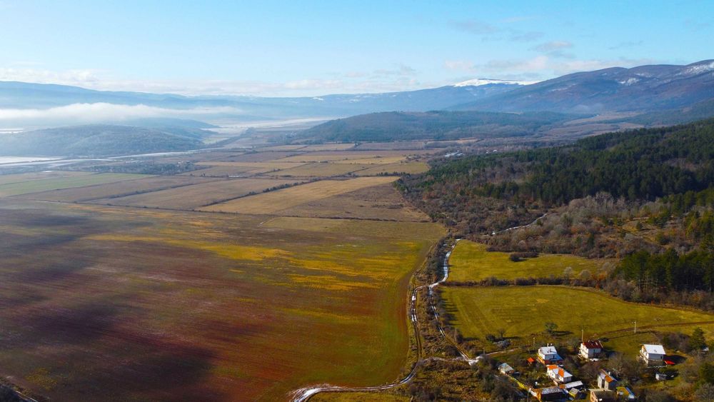 Парцел в село Зелениград, Община Трън