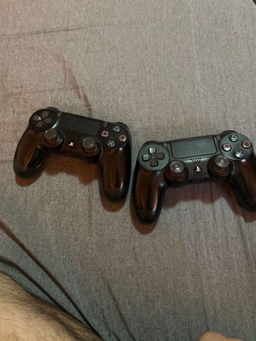 Vând maneta ps 4