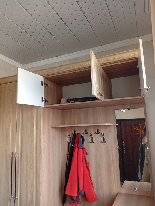 Шкаф для прихожей б/у