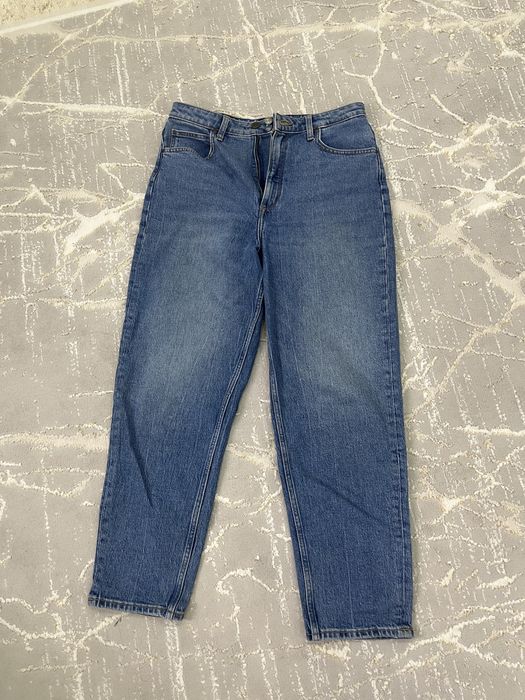 Джинсылар сатылады