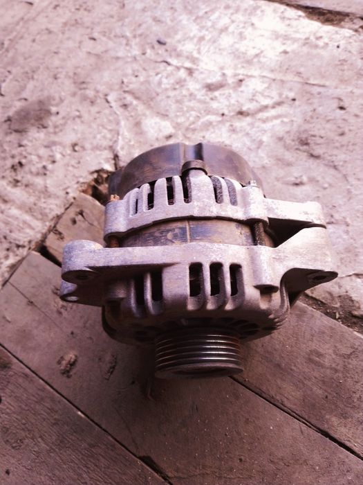 Продам генератор на Опель Вектра Ц